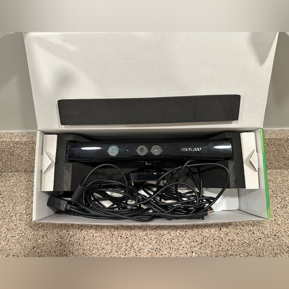 Kinect XBox360 Sensor - Picture 3 of 3